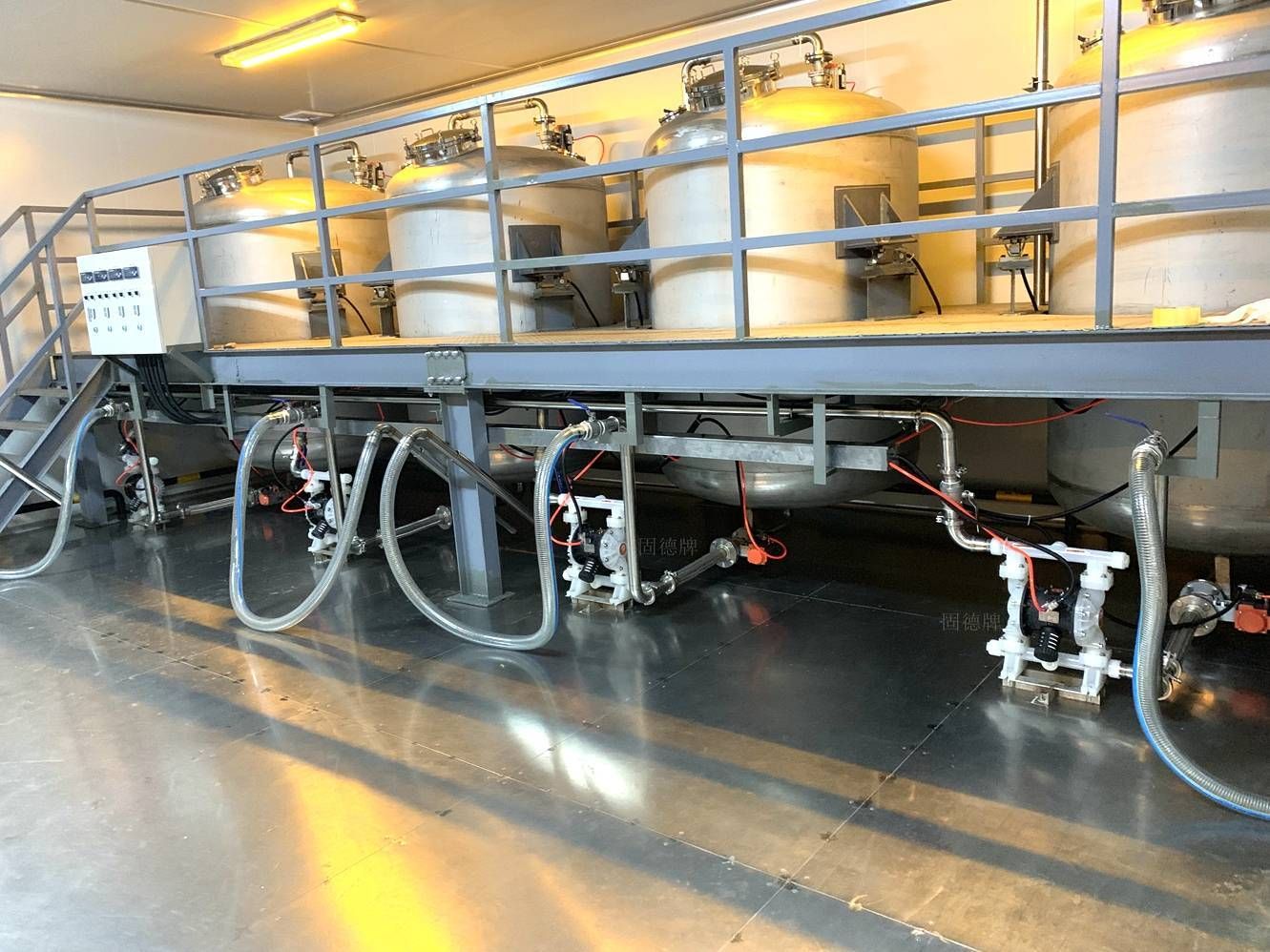 鋰電池客戶來廠里考察，回去后把生產(chǎn)車間的泵全換了......