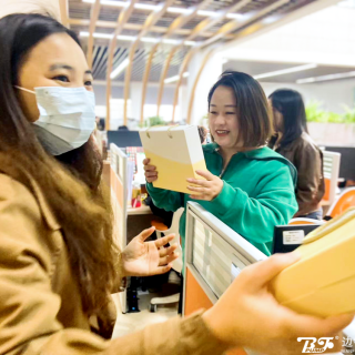 今天，是她的節(jié)日