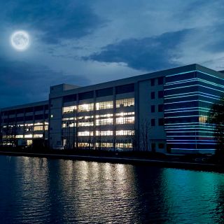 中秋圓月映長(zhǎng)空，美好與君共！邊鋒集團(tuán)祝您中秋佳節(jié)快樂(lè)